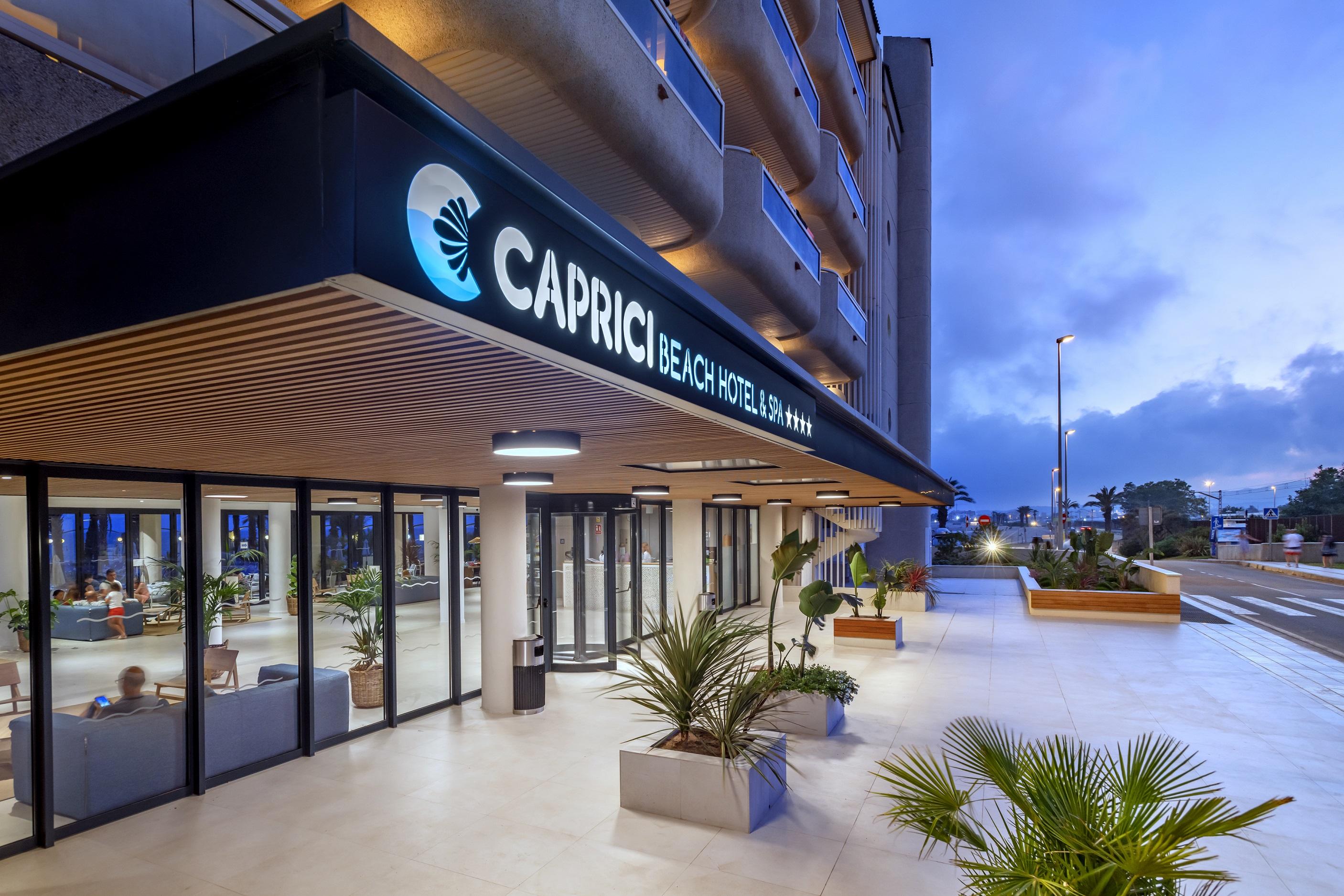 Caprici Beach Hotel & Spa 圣苏珊娜 外观 照片