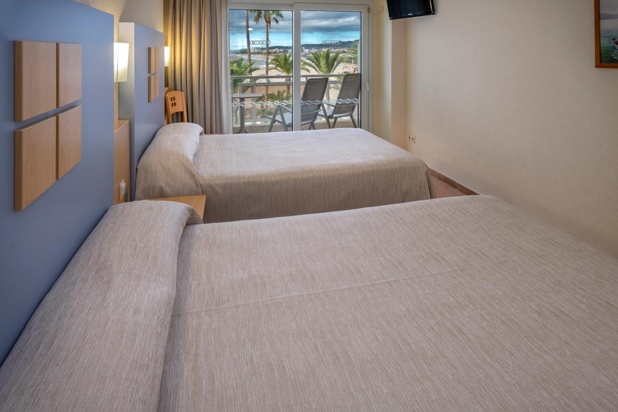 Caprici Beach Hotel & Spa 圣苏珊娜 外观 照片
