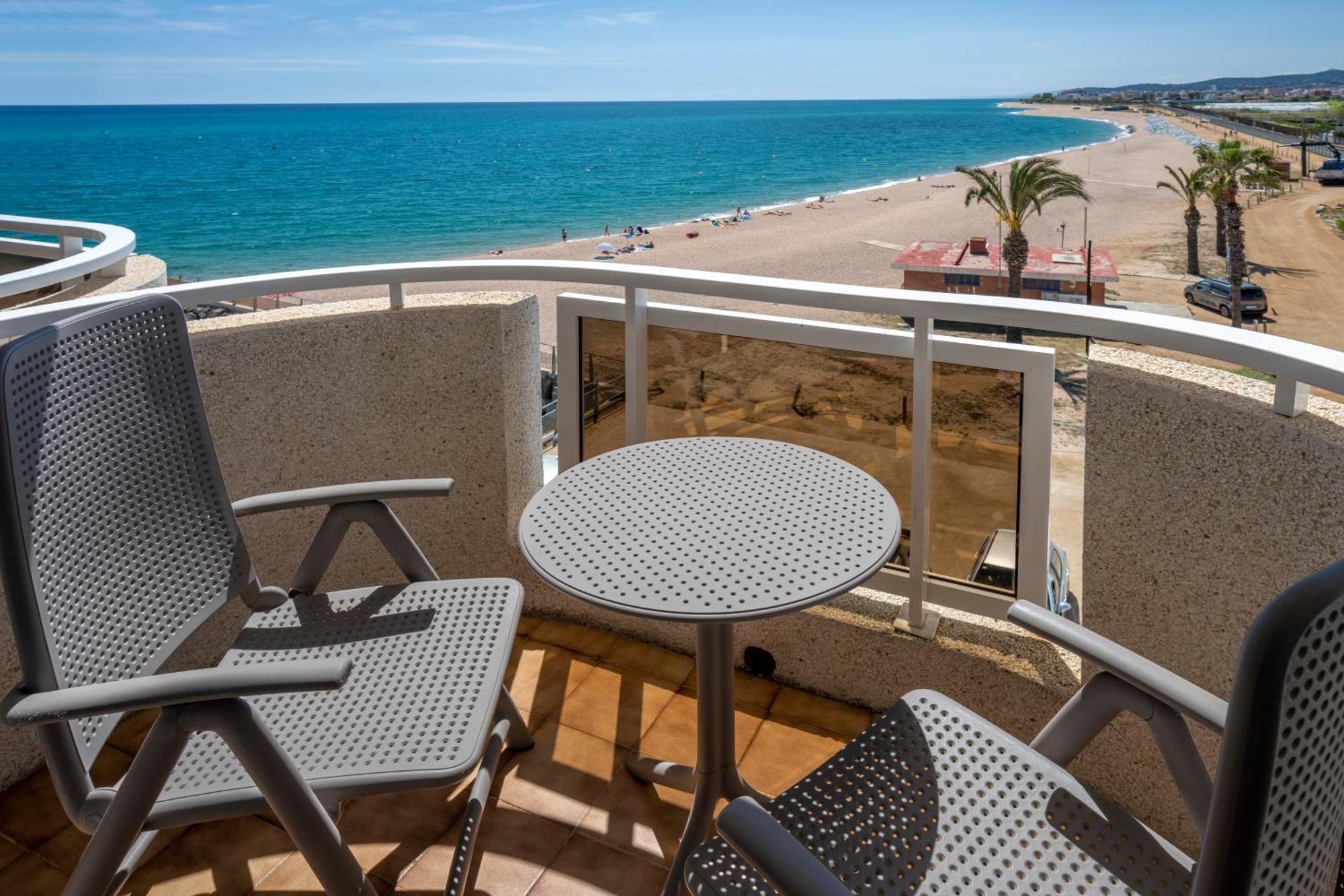Caprici Beach Hotel & Spa 圣苏珊娜 外观 照片